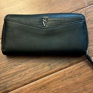 NWOT! Vera Wang Black Wallet